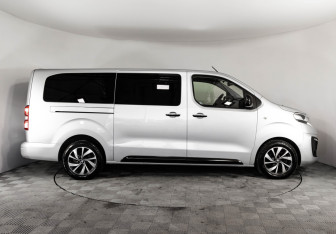 Подержанный автомобиль Peugeot Traveller 2020 года (4 фото)