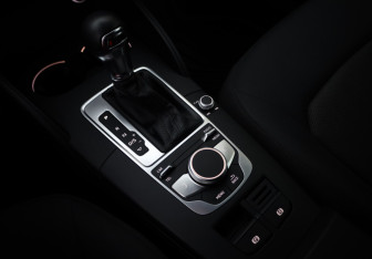 Подержанный автомобиль Audi A3 Hatchback 2017 года (18 фото)