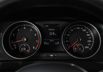 Подержанный автомобиль Volkswagen Golf Hatchback 2018 года (12 фото)