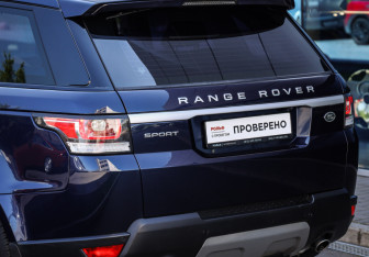 Подержанный автомобиль Land Rover Range Rover Sport 2015 года (11 фото)