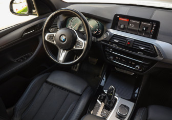 Подержанный автомобиль BMW X3 2018 года (11 фото)