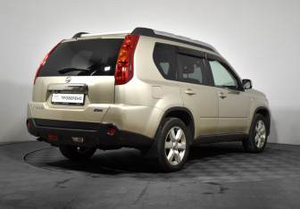 Подержанный автомобиль Nissan X-Trail 2010 года (5 фото)