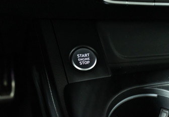 Подержанный автомобиль Audi A5 Coupe 2017 года (23 фото)