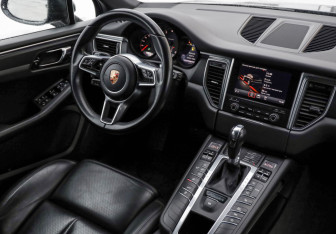 Подержанный автомобиль Porsche Macan 2016 года (11 фото)