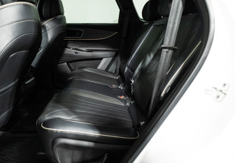 Подержанный автомобиль Jaecoo J8 2024 года (10 фото)