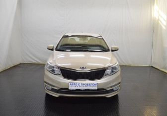 Подержанный автомобиль Kia Rio Sedan 2015 года (2 фото)