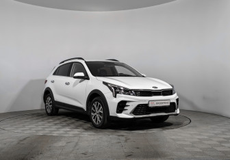 Подержанный автомобиль Kia Rio Hatchback 2021 года (3 фото)