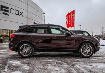 Подержанный автомобиль Porsche Cayenne 2014 года (6 фото)