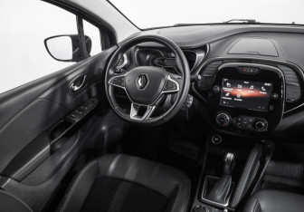 Подержанный автомобиль Renault Kaptur 2021 года (9 фото)