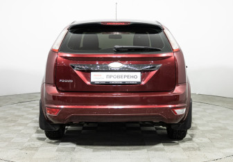 Подержанный автомобиль Ford Focus Hatchback 2009 года (6 фото)