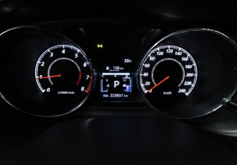 Подержанный автомобиль Peugeot 4007 2012 года (12 фото)