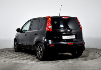 Подержанный автомобиль Nissan Note 2008 года (7 фото)