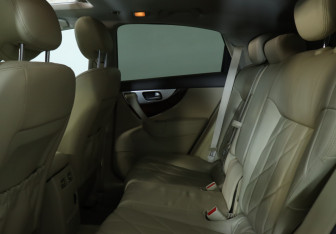 Подержанный автомобиль Infiniti QX70 2013 года (28 фото)