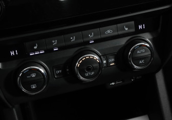 Подержанный автомобиль Skoda Octavia Liftback 2013 года (15 фото)