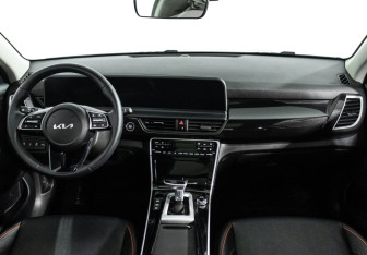 Подержанный автомобиль Kia Seltos 2024 года (13 фото)