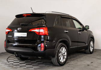 Подержанный автомобиль Kia Sorento 2017 года (5 фото)