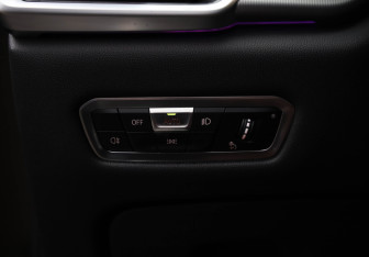 Подержанный автомобиль BMW X6 2022 года (20 фото)