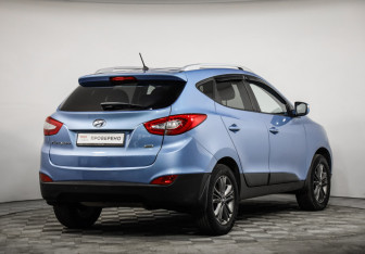 Подержанный автомобиль Hyundai Tucson 2014 года (5 фото)