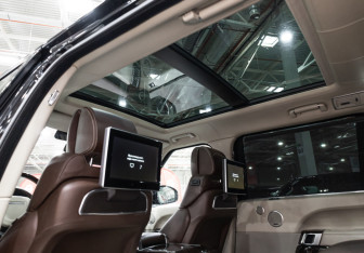 Подержанный автомобиль Land Rover Range Rover 2015 года (29 фото)
