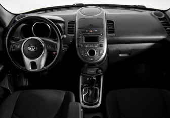 Подержанный автомобиль Kia Soul 2012 года (13 фото)