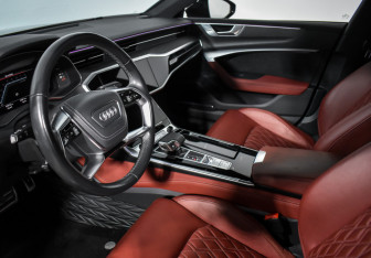 Подержанный автомобиль Audi A7 2024 года (9 фото)