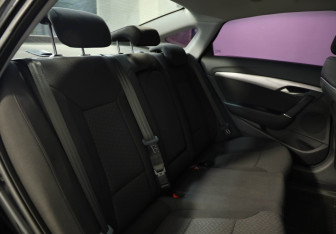 Подержанный автомобиль Hyundai i40 Sedan 2013 года (12 фото)