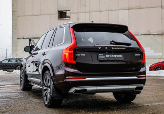 Подержанный автомобиль Volvo XC90 2019 года (9 фото)