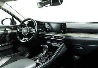 Подержанный автомобиль Kia K5 2021 года (9 фото)