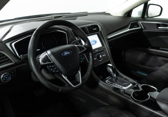 Подержанный автомобиль Ford Mondeo Sedan 2015 года (11 фото)