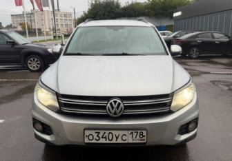 Подержанный автомобиль Volkswagen Tiguan 2013 года (16 фото)