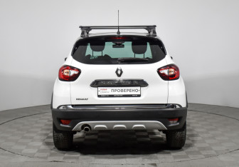 Подержанный автомобиль Renault Kaptur 2016 года (6 фото)