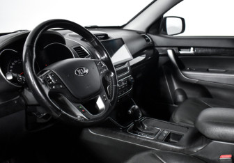 Подержанный автомобиль Kia Sorento 2020 года (9 фото)