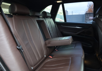 Подержанный автомобиль BMW X5 2013 года (13 фото)