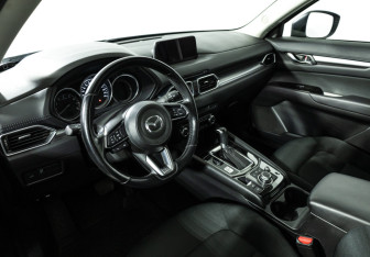 Подержанный автомобиль Mazda CX-5 2018 года (11 фото)