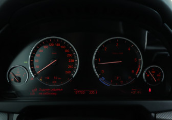 Подержанный автомобиль BMW X5 2017 года (19 фото)