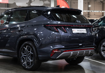 Подержанный автомобиль Hyundai Tucson 2022 года (10 фото)