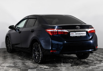 Подержанный автомобиль Toyota Corolla Sedan 2013 года (8 фото)