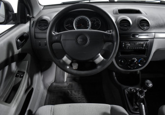 Подержанный автомобиль Chevrolet Lacetti Hatchback 2012 года (15 фото)