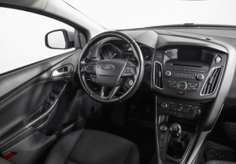 Подержанный автомобиль Ford Focus Wagon 2017 года (9 фото)