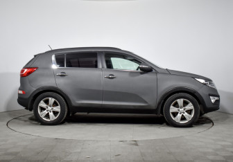Подержанный автомобиль Kia Sportage 2010 года (4 фото)