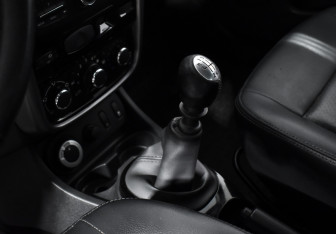 Подержанный автомобиль Renault Duster 2013 года (11 фото)