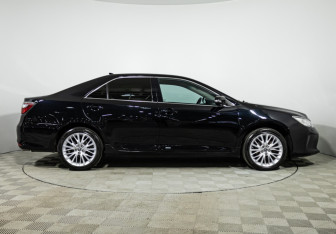 Подержанный автомобиль Toyota Camry Sedan 2018 года (4 фото)