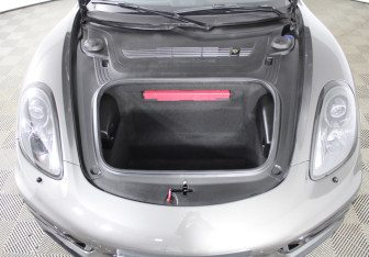 Подержанный автомобиль Porsche Cayman 2016 года (14 фото)