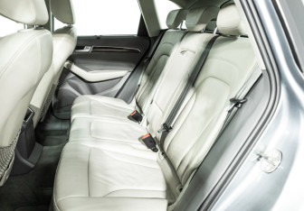 Подержанный автомобиль Audi Q5 2011 года (10 фото)