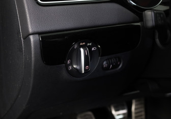 Подержанный автомобиль Volkswagen Jetta Sedan 2018 года (20 фото)