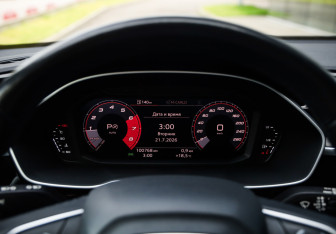 Подержанный автомобиль Audi Q3 2021 года (14 фото)