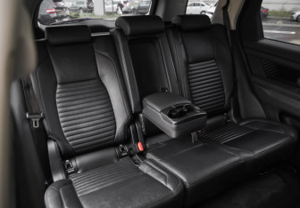Подержанный автомобиль Land Rover Discovery Sport 2020 года (31 фото)