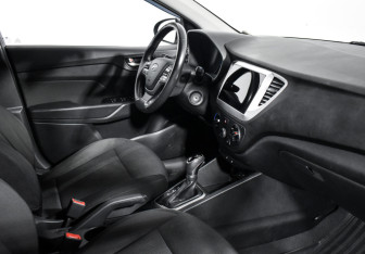 Подержанный автомобиль Hyundai Solaris Sedan 2017 года (13 фото)