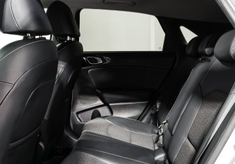 Подержанный автомобиль Kia Ceed Hatchback 2018 года (12 фото)