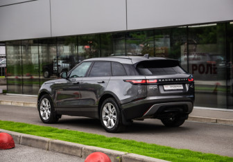 Подержанный автомобиль Land Rover Range Rover Velar 2017 года (8 фото)
